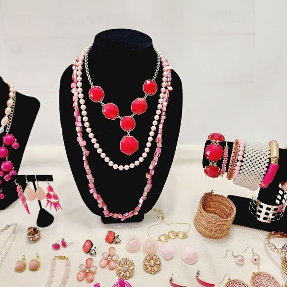 Large lot of pink mixed costume jewelry - Picture 3 of 8